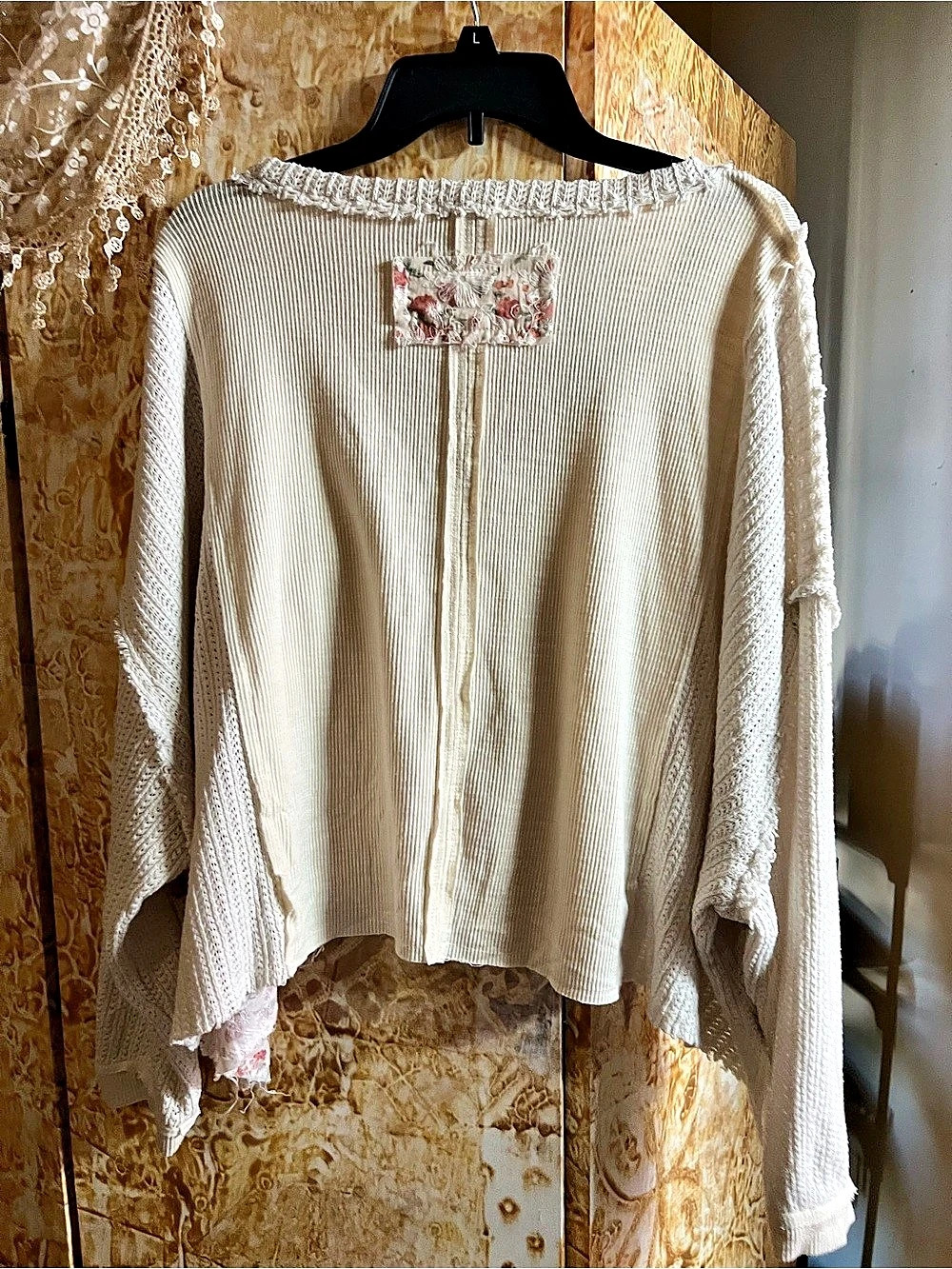 POL Floral Knit Tunic Top in White & Pink Size Small - Picture 2 of 8